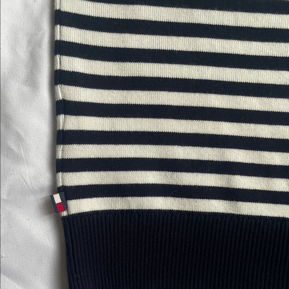 Tommy Hilfiger Navy & White Striped Knit Top - Classic Style - Medium - Picture 9 of 11